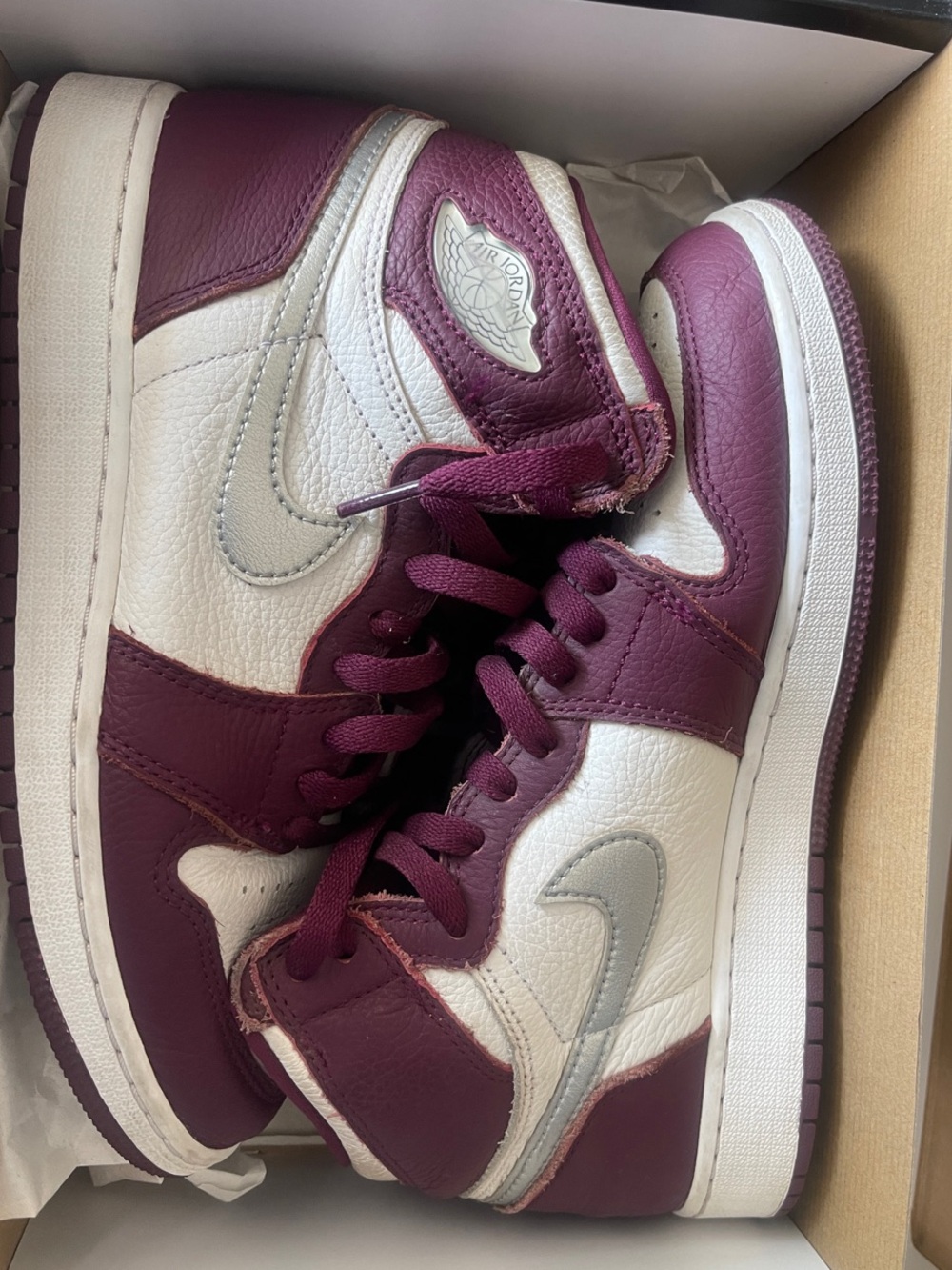 Nike Air Jordan 1 Retro High OG “Bordeaux” Size 6.5Y
